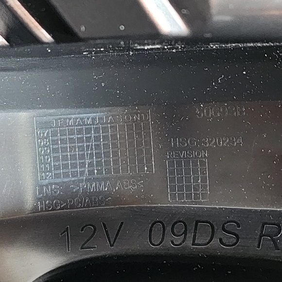 Right Tail Light Passenger Side vehicle part See Pictures For all information. - Picture 10 of 11
